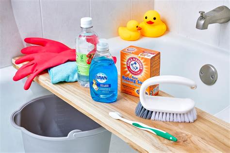 How to Clean a Bathtub the Right Way In 9 Easy Steps