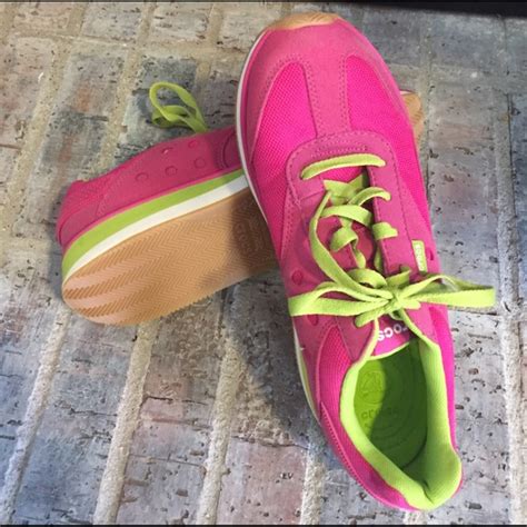 80% off CROCS Shoes - 🎲2 for $30 🎲Sale NWOT Pink Crocs Tennis Shoes from Diane 5 ⭐️ cohost su's ...