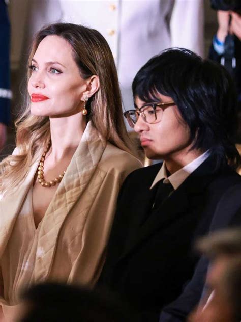 Angelina Jolie & Son Maddox Leave Washington D.C.: Photos – Hollywood Life