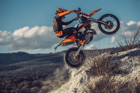 KTM Launches New Generation of 2020 Enduro Machines | Moto Gold