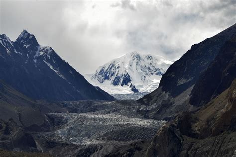 Pakistan Floods: Himalayan Glaciers Melting, Making Conditions Worse - Bloomberg