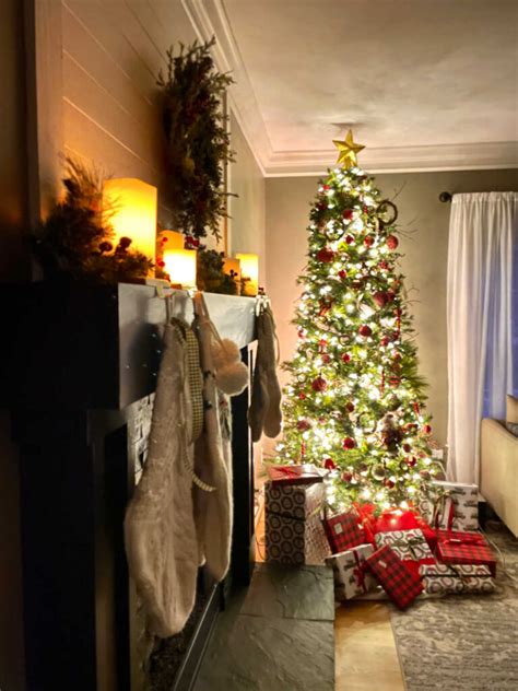 6 Best Cozy Christmas Living Room Ideas - At Home With The Barkers