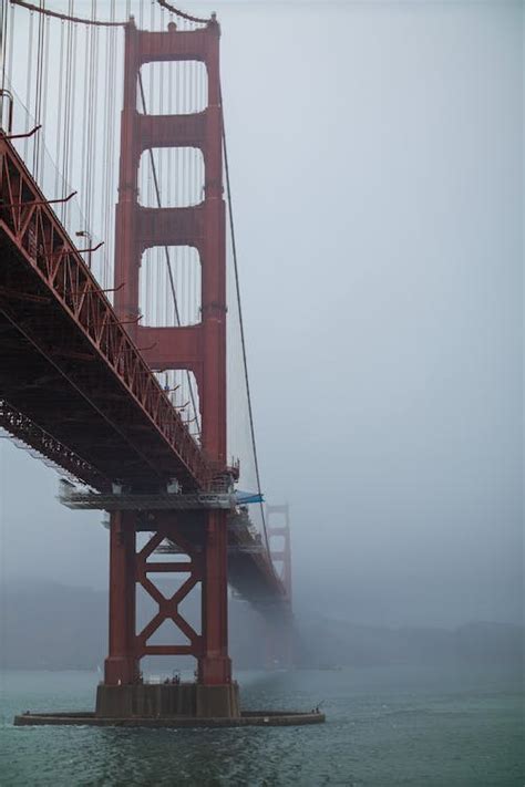 Golden Gate Bridge in Fog · Free Stock Photo