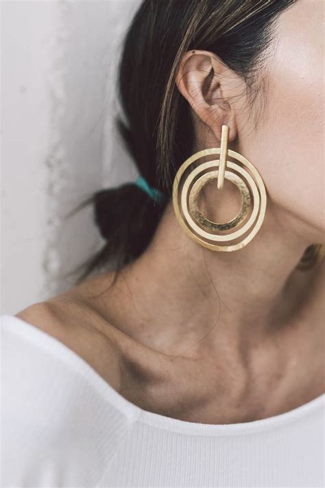 35 Fashionable Statement Earrings to Compliment Your Dresses