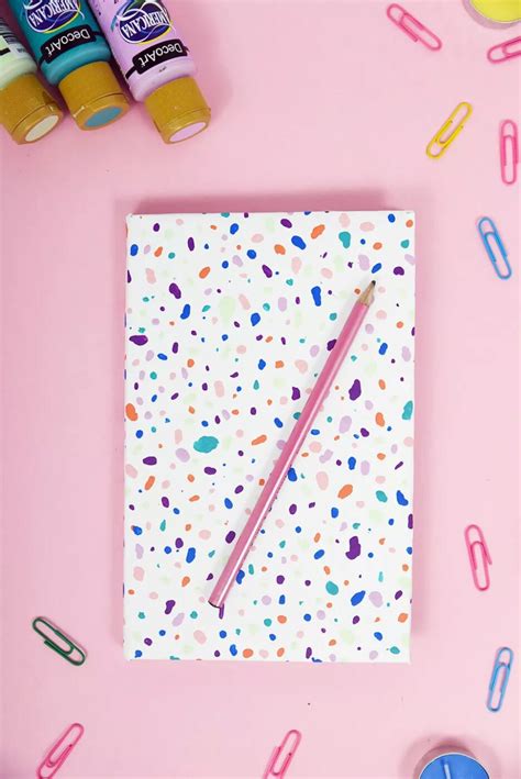 15 Easy DIY Ideas to Decorate Your Notebook Covers