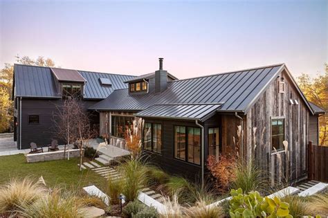 Pros And Cons Of A Metal Roof House (2022)