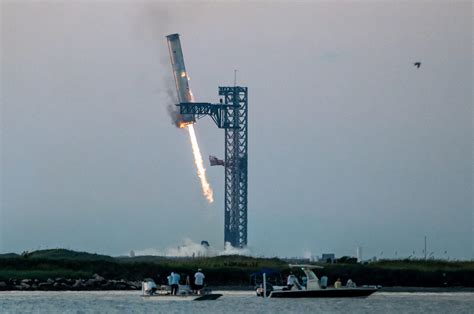 SpaceX catches Starship booster mid-air in historic feat - The Tech Portal