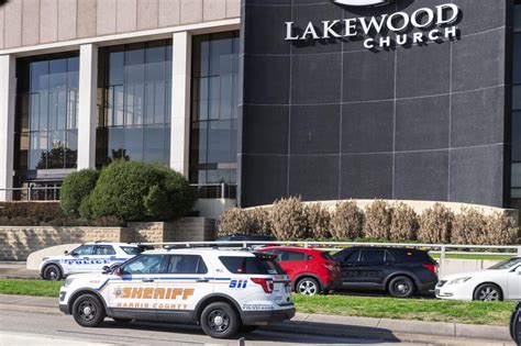 Texas megachurch shooter used AR-style rifle, police say - Los Angeles Times