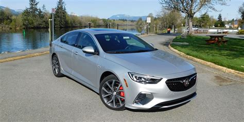 First Drive: 2018 Buick Regal Sportback GS | Driving