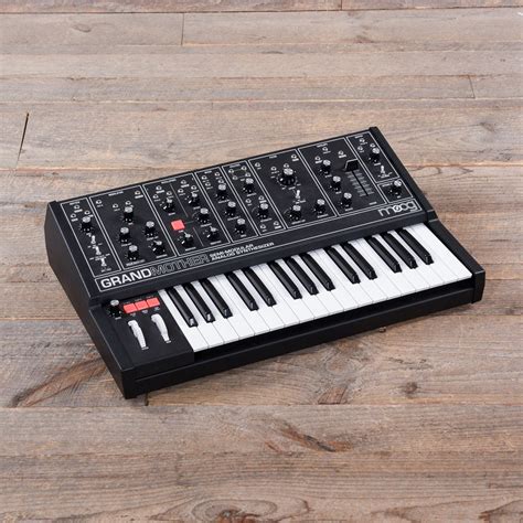 Moog Grandmother Dark Semi-Modular Analog Synthesizer – Chicago Music ...