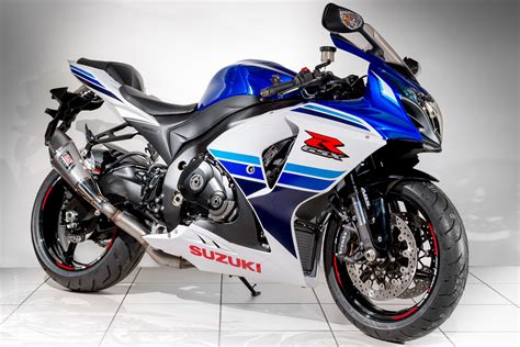 Photographing The Suzuki GSXR 1000 at Fowlers Motorcycles – Bristol ...