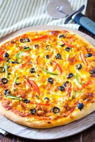 Tandoori Chicken Pizza: Spicy Fusion Recipe! - I Knead to Eat