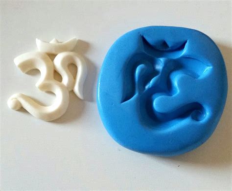 custom silicone molds for wax melts - Elia Autry