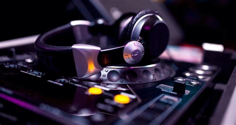 Any feedback on my site for DJ Lessons & Courses would be hugely appreciated! - Feedback on Your ...