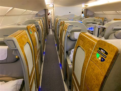 Emirates First Class vs Emirates Business Class Comparison [2022]