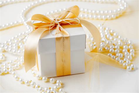 10+ Spectacular Bridesmaids Gifts - FNP Singapore