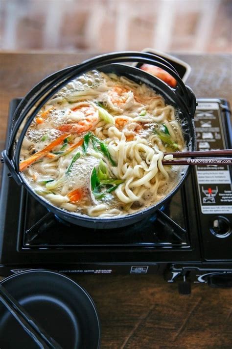 Kalguksu (Korean Knife Cut Noodle Soup) - My Korean Kitchen