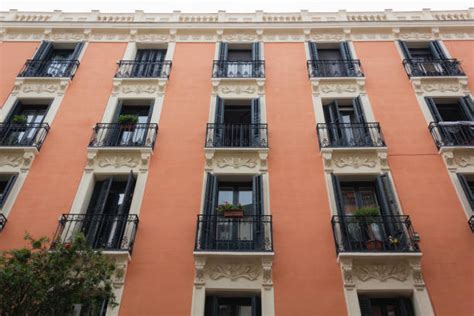 Hoteles Centro Madrid Baratos - Banco de fotos e imágenes de stock - iStock