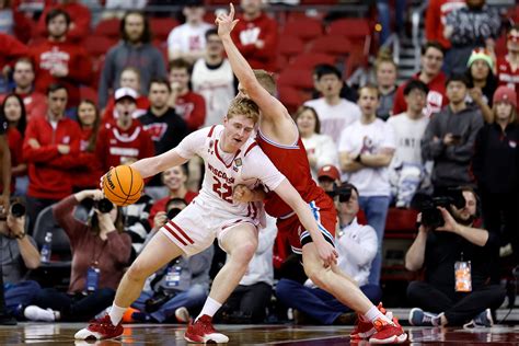 Wisconsin Basketball: Badgers crush Bradley