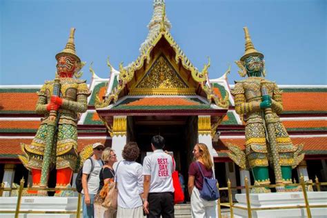 Bangkok's Highlights by Longtail Boat and on Foot | GetYourGuide