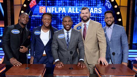 Chiefs LB Derrick Johnson Appears on “Celebrity Family Feud”