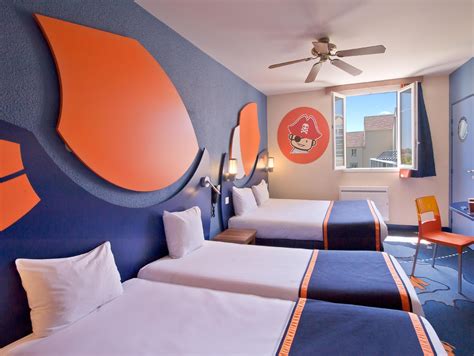 Explorers Hotel at Disneyland Paris in France - Room Deals, Photos & Reviews