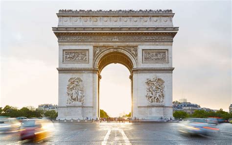 Pourquoi a-t-on construit l'Arc de Triomphe à Paris
