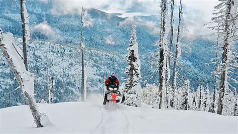 15 Best Places to Snowmobile in the United States