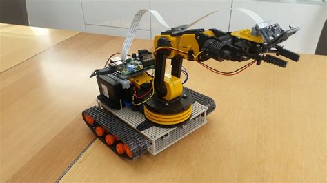 Robot with 6 degree of freedom manipulator - Raspberry Pi Forums