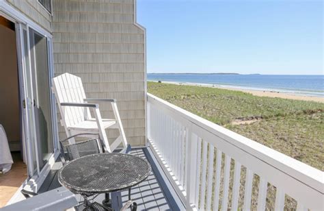 Waves Oceanfront Resort (Old Orchard Beach, ME) - Resort Reviews - ResortsandLodges.com