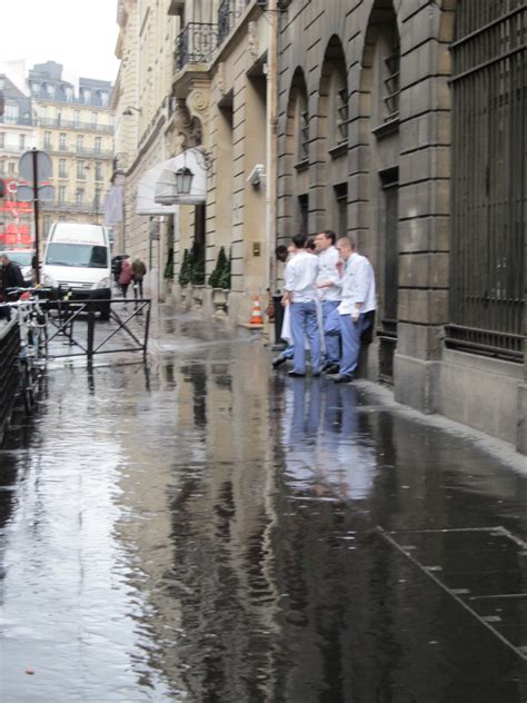 Paris Street Rainy Day | American Girls Art Club In Paris. . . and Beyond