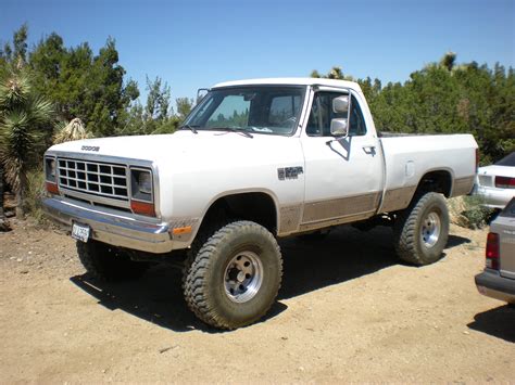 1985 Dodge Pickup - Information and photos - MOMENTcar