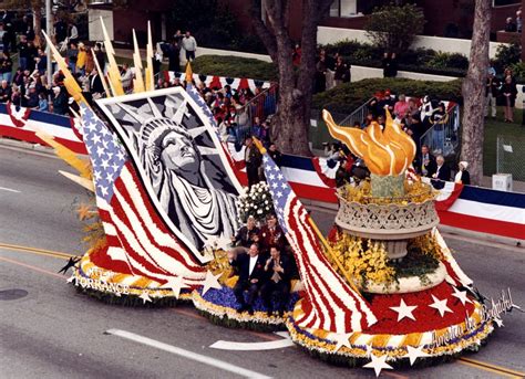 DECK THE HOLIDAY'S: HOW TOURNAMENT OF ROSES PARADE FLOATS ARE MADE!!