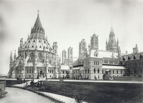 Old Parliament Hill, Ottawa, Canada (circa 1900), damaged in Great Parliament Fire : r ...