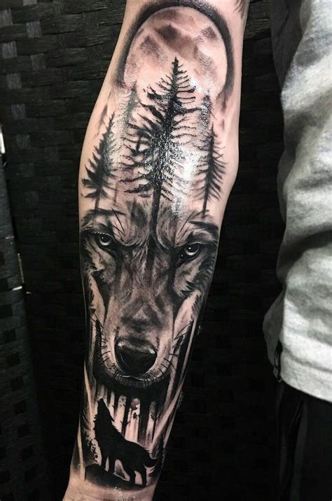 Wunderschönes schwarz-graues wolf tattoo © tattoo studio voodoo ink ...