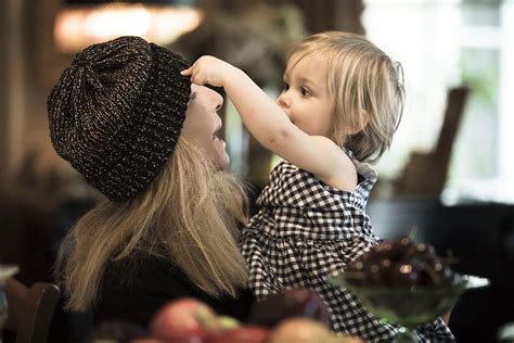 Barbra Streisand's Cutest Family Moments with Her Grandkids Cute Family Pictures, Star Pictures ...