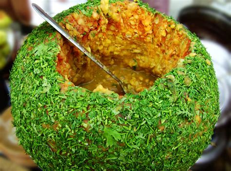 File:Indian cuisine-Ragda contained in panipuri.jpg - Wikipedia
