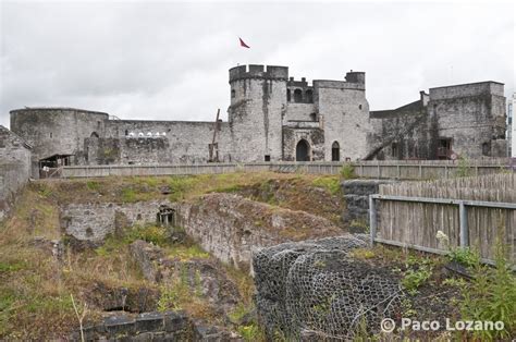 King John's Castle in Limerick : World Travel Pictures