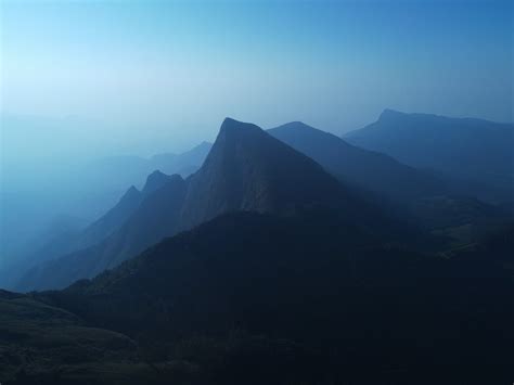 Foggy Landscape of Mountains · Free Stock Photo