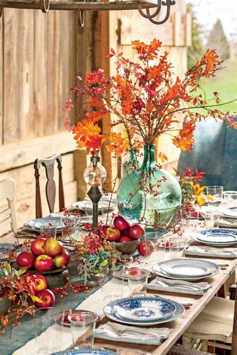 36 Outdoor Thanksgiving Dinner Décor Ideas - DigsDigs