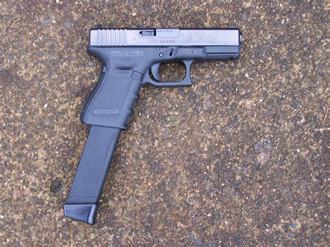 GLOCK 19 Gen 4 Review - AllOutdoor.comAllOutdoor.com