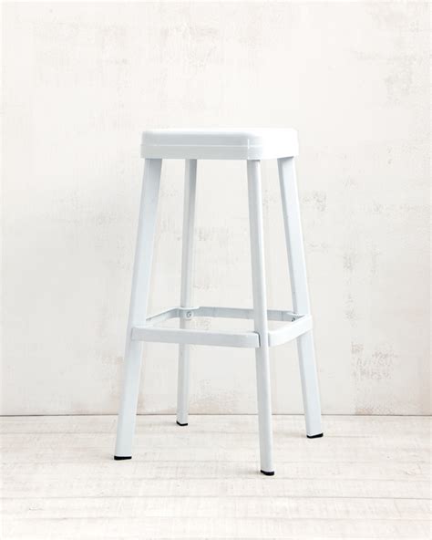 Rounded Square White Metal Stool S016