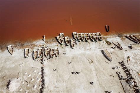 Salt harvesting at Senegal's Pink Lake | Daily Sabah