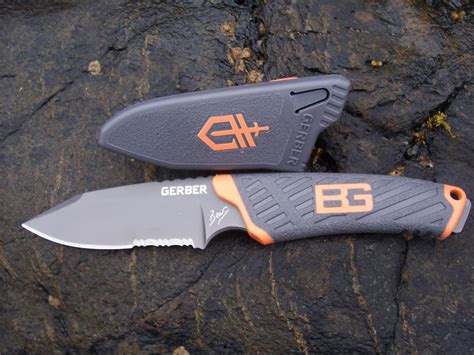 BUZZARD BUSHCRAFT: Bear Grylls Compact Knife Review