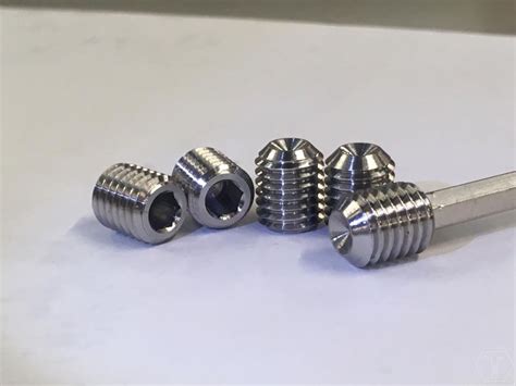 Socket set screws