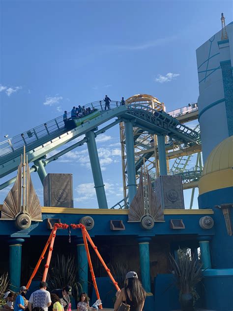 Ride evacuation on Journey to Atlantis at Seaworld : r/sandiego