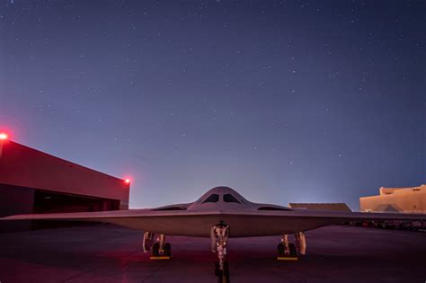 World Gets First Look at B-21 Raider > U.S. Department of Defense > Defense Department News