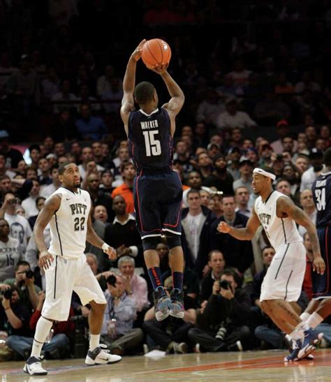 Kemba Walker's buzzer-beater lifts UConn to thrilling win over Pittsburgh