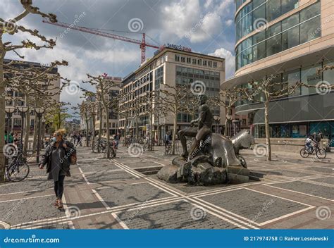 David and Goliath Sculpture by Richard Hess on the Zeil Pedestrian Zone, Frankfurt, Germany ...