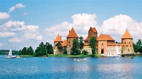 Trakai Island Castle | The Definitive Guide for seniors - Odyssey Traveller